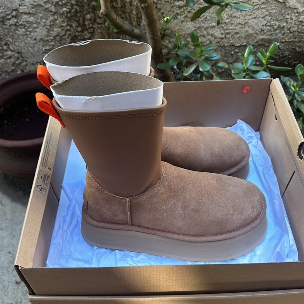UGG Australia Classic Dipper 2023- 24FM - Picture 2 of 7